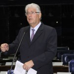 Senador Roberto Requião (PMDB-PR) pede que Dilma reconsidere indicação de Bernardo Figueiredo à Agência Nacional de Transportes Terrestres (ANTT)