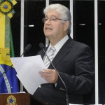 Senador Roberto Requião (PMDB-PR) volta a denunciar manobra do governo para beneficiar terminais portuários priovativos