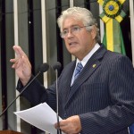 Senador Roberto Requião (PR) comenta casos nos quais teve de pagar indenizações por denunciar irregularidades